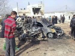 Deadly car bomb hits Syrian border town 