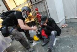 Police use tear gas on Turkey protesters 