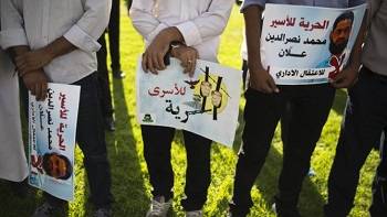 Palestinian prisoner on hunger strike falls into coma