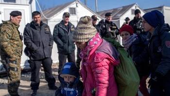  Refugee crisis: 70,000 may be stuck in Greece in March