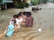 India Bus Death Tolls Reach 77