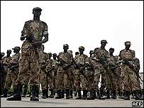 New Darfur force begins mission