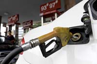 Oil prices surge to record heights near $144