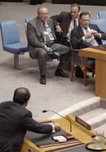 UN Backs Arafat Tells Israel to Stop Threats