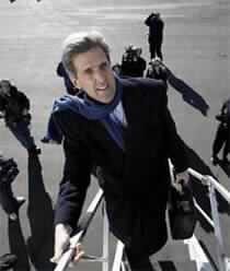 Kerry Wins Gephardt Backing, Dean Makes a Stand