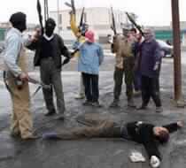 Mosques Bombed as Fighting Rages in Falluja